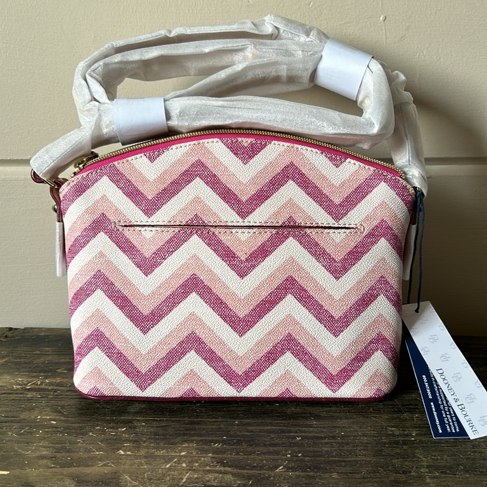 RARE & SOLD OUT! Dooney & Bourke Pink Chevron Suki Crossbody - Picture 11 of 13